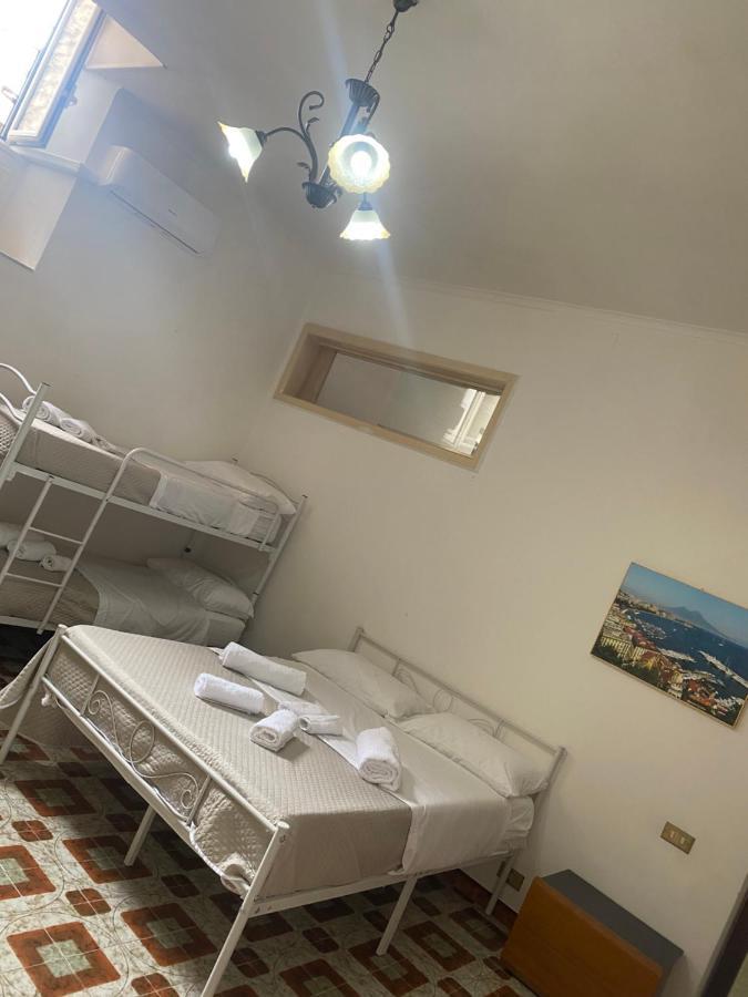 Villa Casa Nonna Rusell à Naples Extérieur photo